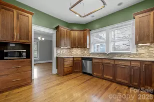 925 12th Ave NW, Hickory, NC 28601 - Photo 5