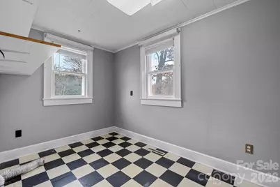 925 12th Avenue NW, Hickory, NC 28601 - Photo 13