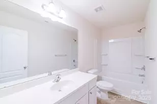 2009 Amos Oaks Ln, Charlotte, NC 28215 - Photo 15