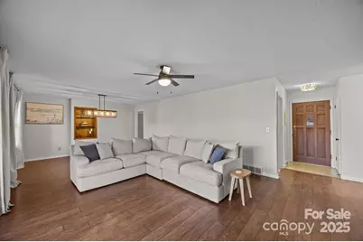 20 Country Road, Hendersonville, NC 28791 - Photo 5