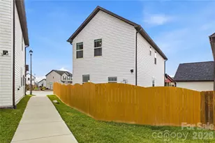 600 Cardwell Ln, Fletcher, NC 28732 - Photo 3