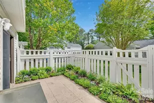 8510 Castle Pine Ct, Charlotte, NC 28226 - Photo 29