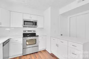 8510 Castle Pine Ct, Charlotte, NC 28226 - Photo 11