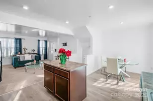 2715 Sydney Overlook Ln, Charlotte, NC 28269 - Photo 7