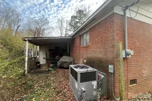 2906 Cedarhurst Dr, Charlotte, NC 28269 - Photo 11