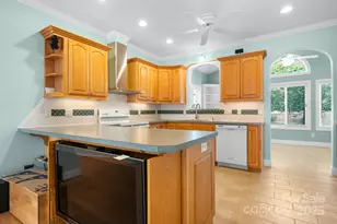 906 3rd St Dr NE, Conover, NC 28613 - Photo 7