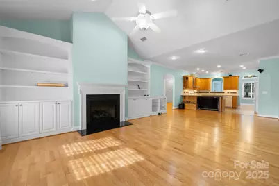 906 3rd Street Drive NE, Conover, NC 28613 - Photo 5