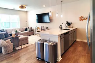 3322 Hutton Gdns Ln, Charlotte, NC 28269 - Photo 3