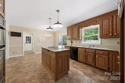 147 35th Avenue NE, Hickory, NC 28601 - Photo 11