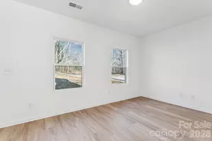 709 Hillsdale Dr, Cherryville, NC 28021 - Photo 9