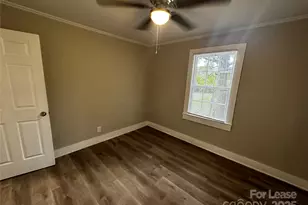 903 Holt St, Lexington, NC 27292 - Photo 15