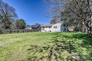 1229 Effingham Rd, Charlotte, NC 28208 - Photo 13