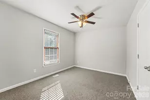 1635 Bear Mountain Rd, Charlotte, NC 28214 - Photo 17