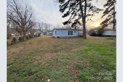 5518 Skycrest Drive, Charlotte, NC 28269 - Photo 9