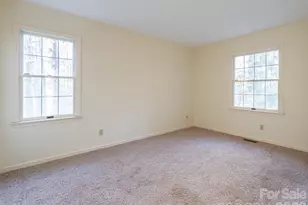 100 Wolf Shoals Dr, Hendersonville, NC 28739 - Photo 33