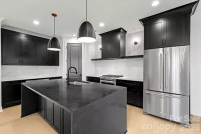 818 Yellowstone Drive, Charlotte, NC 28208 - Photo 5