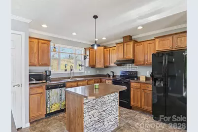 3195 N Clear Creek Road, Hendersonville, NC 28792 - Photo 9