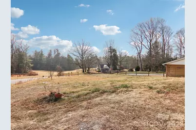 3195 N Clear Creek Road, Hendersonville, NC 28792 - Photo 21