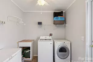 3195 N Clear Creek Rd, Hendersonville, NC 28792 - Photo 17