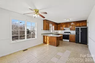 11000 Mallard Crossing Dr, Charlotte, NC 28262 - Photo 9