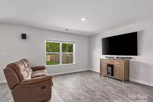 8 Madelyn Dr, Clyde, NC 28721 - Photo 7