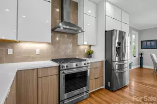 71 Carriage Highlands Ct, Hendersonville, NC 28791 - Photo 9