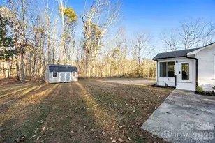 1045 Elizabeth Dr, Dallas, NC 28034 - Photo 37