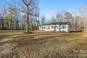 1045 Elizabeth Dr, Dallas, NC 28034 - Photo 3