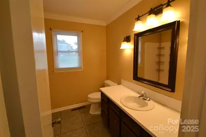 2050 35th Street NE, Hickory, NC 28601 - Photo 9