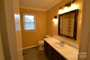 2050 35th St NE, Hickory, NC 28601 - Photo 9