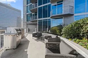 210 N Church St, Charlotte, NC 28202 - Photo 43