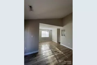 2109 Heather Glen Lane, Charlotte, NC 28208 - Photo 9