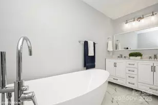 13822 Queens Harbor Rd, Charlotte, NC 28278 - Photo 19