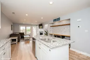 13822 Queens Harbor Rd, Charlotte, NC 28278 - Photo 9