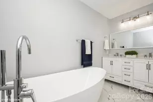 13822 Queens Harbor Rd, Charlotte, NC 28278 - Photo 17