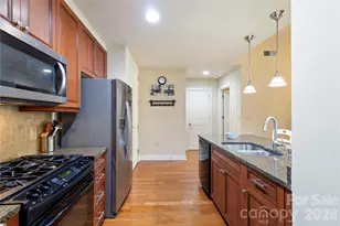 701 Royal Ct, Charlotte, NC 28202 - Photo 7