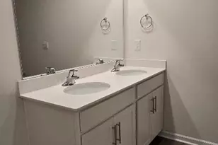 8017 Murray Br Dr, Charlotte, NC 28216 - Photo 15