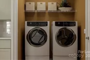 10309 Chatham Run Ln, Charlotte, NC 28262 - Photo 7