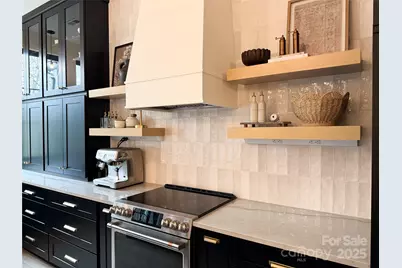 2057 13th Street NE, Hickory, NC 28601 - Photo 11