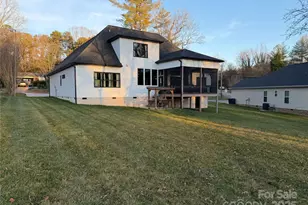 2057 13th St NE, Hickory, NC 28601 - Photo 3