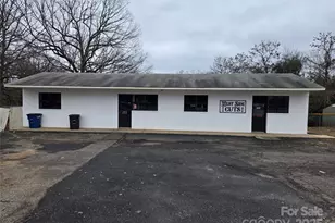 951 Park Dr, Statesville, NC 28677 - Photo 1