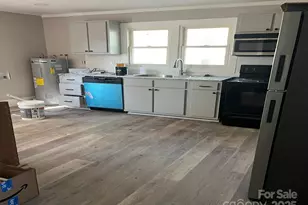 510 S 12th St, Bessemer City, NC 28016 - Photo 5