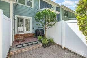 309 Hurston Circle, Charlotte, NC 28208 - Photo 17