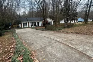 3823 Wonderland Dr, Matthews, NC 28104 - Photo 3