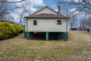 626 W Concord St, Morganton, NC 28655 - Photo 5