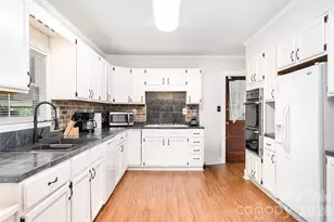 1107 Fairfield Dr, Gastonia, NC 28054 - Photo 7