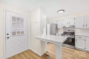 7320 Pebblestone Dr, Charlotte, NC 28212 - Photo 5