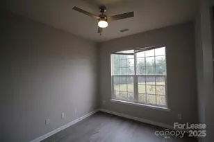 10824 Fountaingrove Dr, Charlotte, NC 28262 - Photo 9