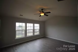 10824 Fountaingrove Dr, Charlotte, NC 28262 - Photo 15