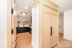 3207 Broadfield Rd, Charlotte, NC 28226 - Photo 9